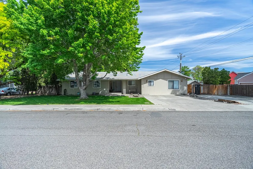 Bruneau Bungalow Side A - Image 1