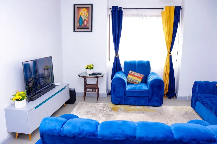 Homely Homes - Image 1