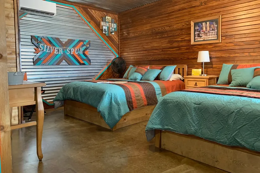 nuevo Rustic Elegance SILVER SPUR CABIN Explore las montañas de Wichita WiFi Netflix - Image 1