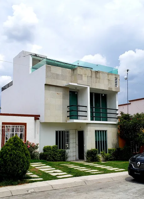 Beautiful house with a terrace - Image 1