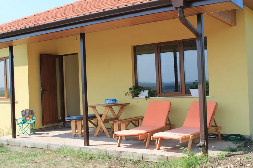 Malavi Guest House Krasen! Comfort&clean! - Image 1