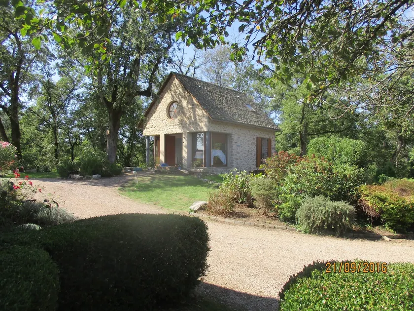 La Belle Dame - Renovated Gite in Rural Area - Image 1