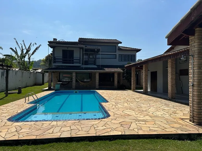 Beautiful farmhouse with pool, 7 km from downtown Guararema - Image 1