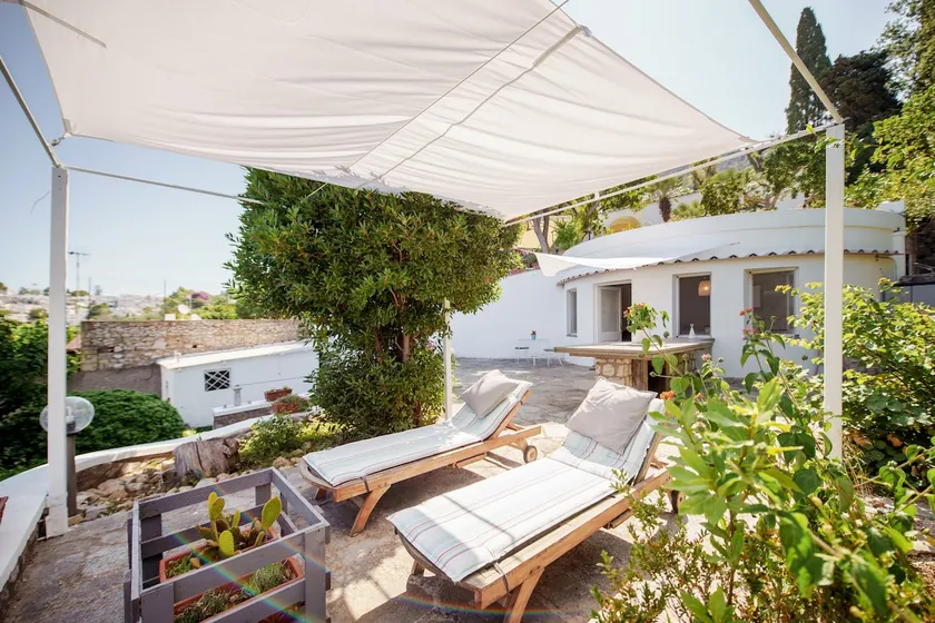 La Rotonda con giardino e vista mare - Image 1
