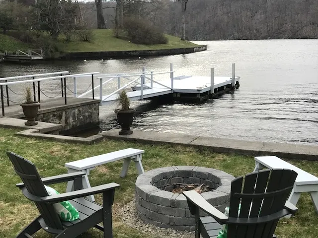 The Lakehouse on Candlewood (waterfront) - Image 1