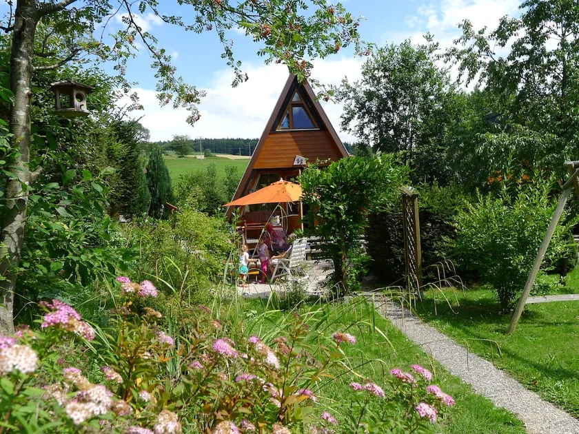 Sunny, quiet vacation home by the lake - Image 1