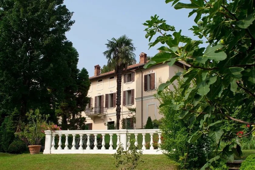 Historic villa in the heart of Brianza - Image 1