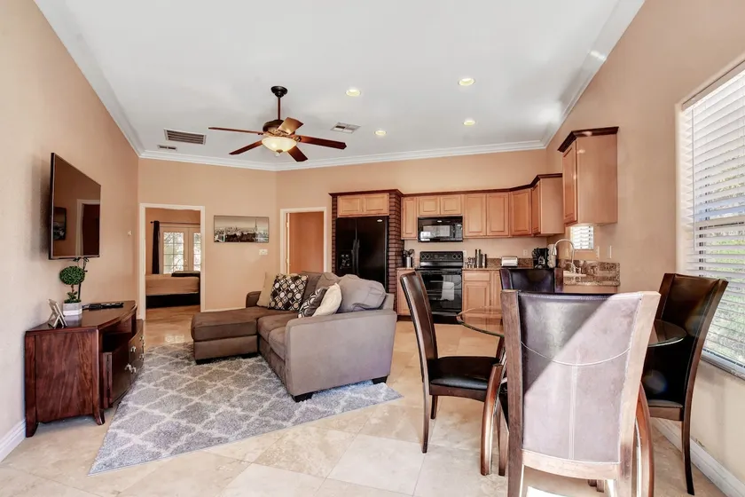 Private Luxury Guest House. Entire place. - Image 1