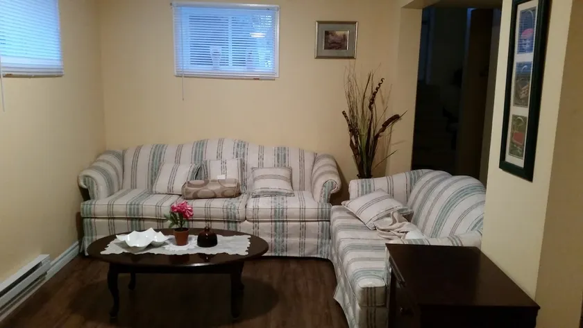 2bedroom basement apt for rent nightly or weekly - Image 1