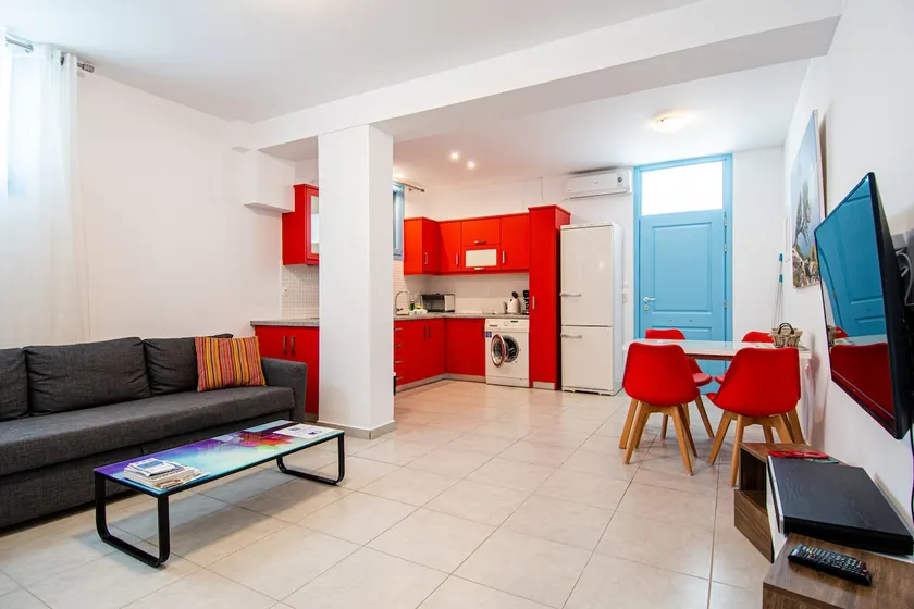 Adelphi Cozy 1 The Budget Luxury - Image 1