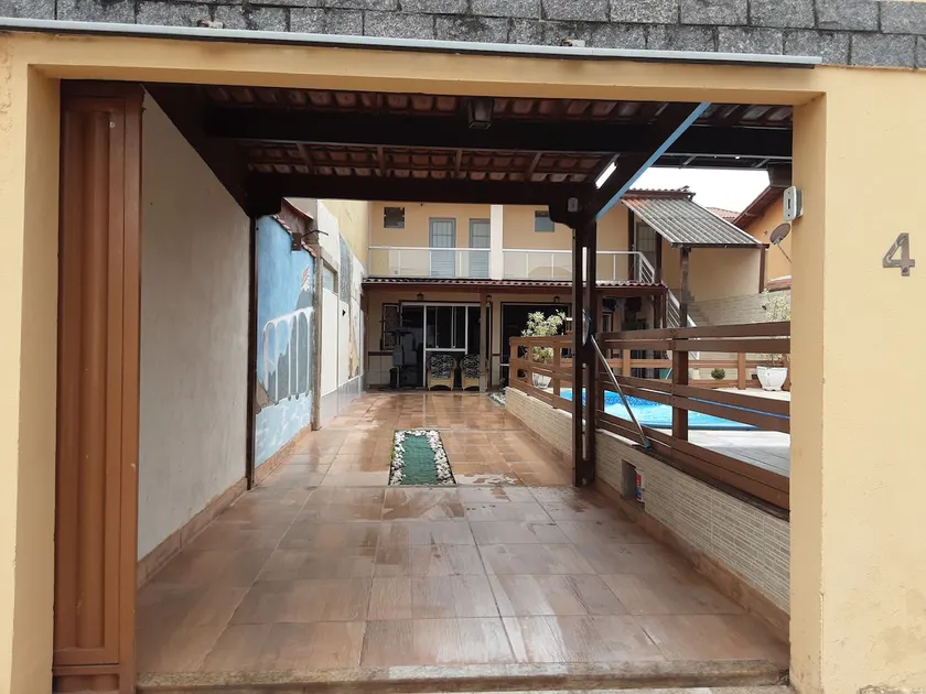 Duplex house with three en-suites, air conditioning and swimming pool. - Image 1