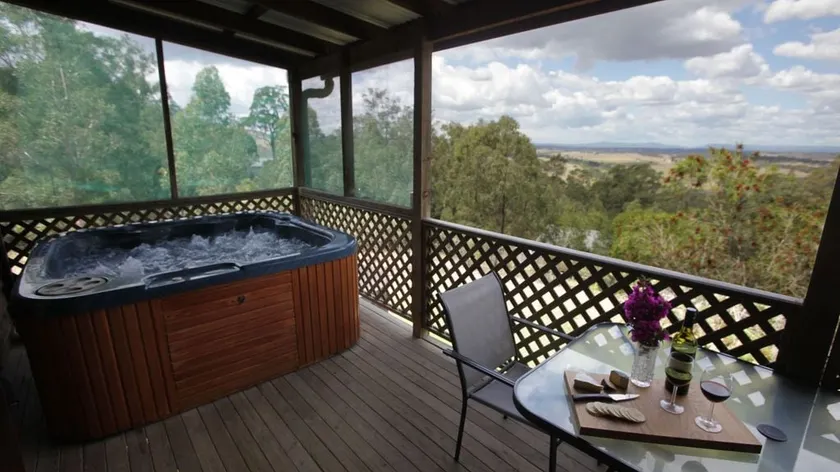 Rosebrook Farm Stay - Bluegum Cottage - Image 1