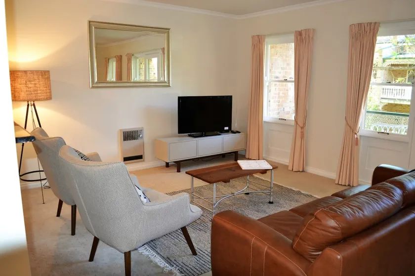 Spacious 2BR Heritage a few metres from the City - Hosted by Canstay - Image 1