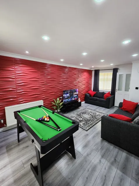 Airbnb Palace - Image 1