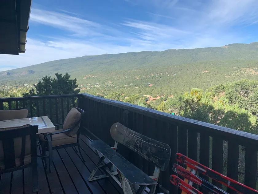 Mountain View Estates with an Awesome view and 4br - Image 1