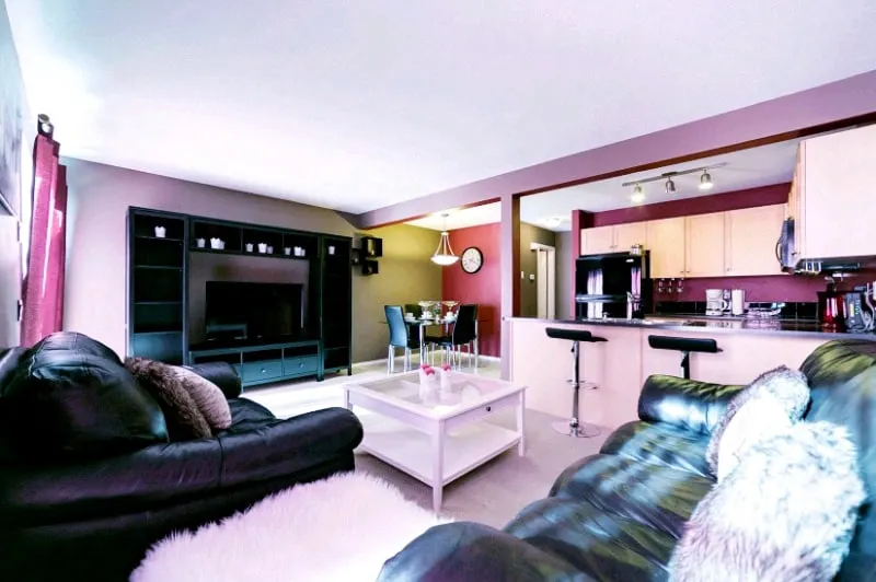 SUMMERSIDE 3 BEDROOM TOWNHOUSE WITH FREE PARKING - Image 1