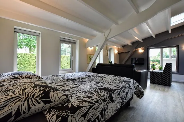 Luxury rural holiday home in green surroundings - Image 1