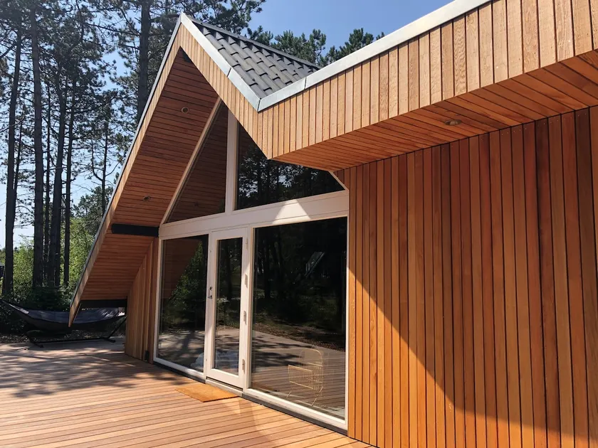 Charming A-frame in the 1st row - Image 1