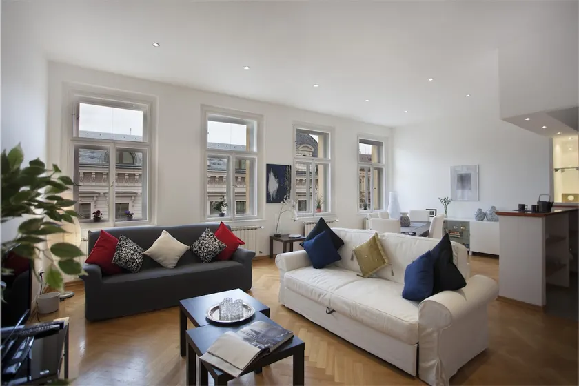 Charles Bridge Apartment - Image 1