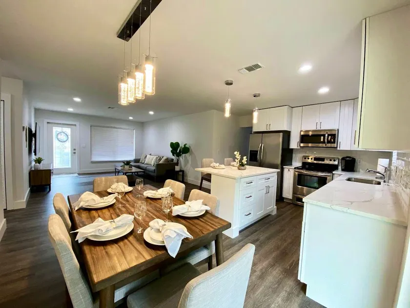 Impeccable 3 BR Beach Home Near Famed Atlantic Ave - Image 1
