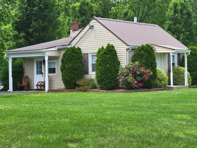 Cozy Country Cottage - Image 1