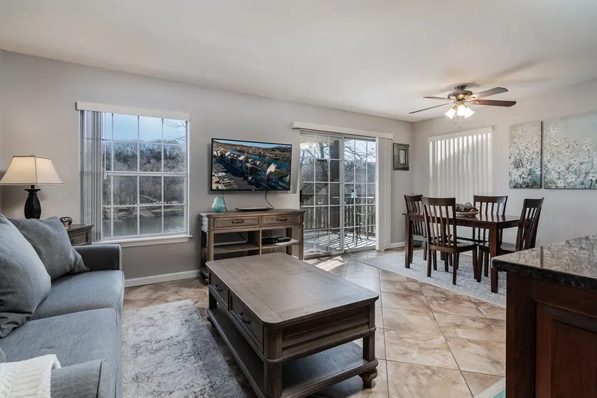 Lakefront Condo - Couples Retreat - Image 1
