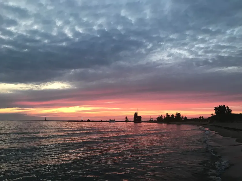 Sunset Cottage located in scenic Macatawa - Image 1