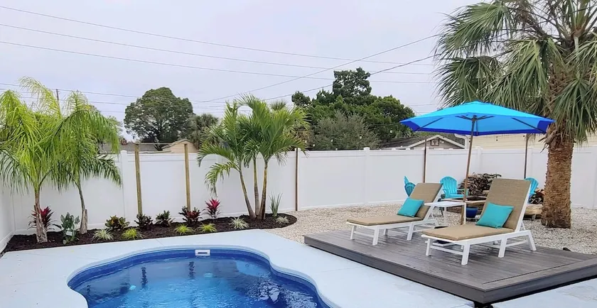 Tropical Tiny House - Image 1