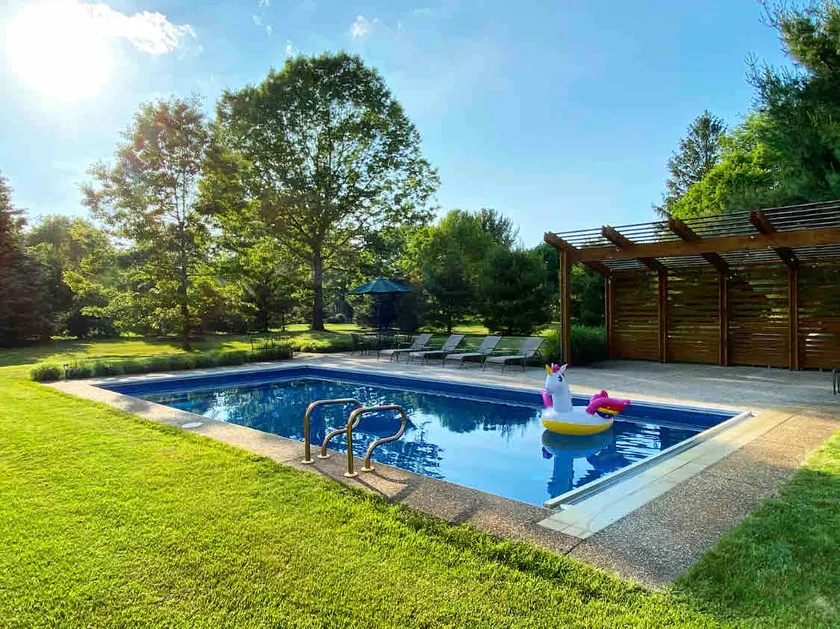 Rustic Mid Century Pool Oasis. Steps from town! - Image 1