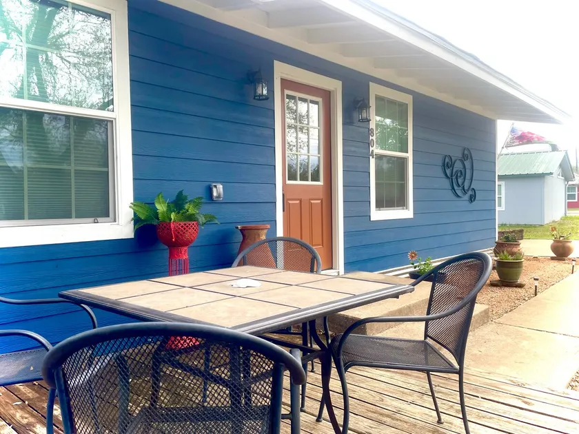 Quiet Hideaway Cottage - Image 1