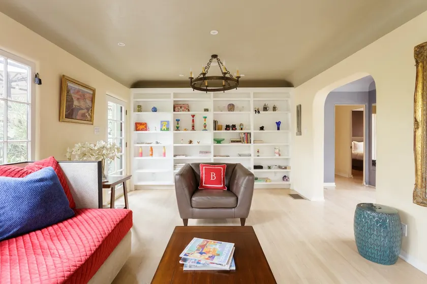 Posh 3-Luxury Huntington Gardens Home - Image 1