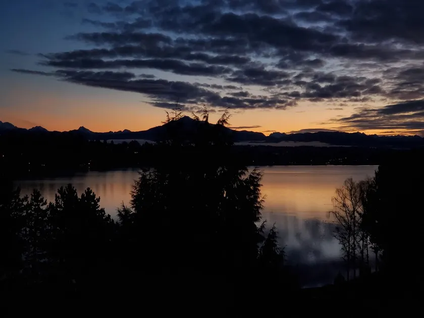 Endless Views @ This Elegant 5* Lake Stevens Home - Image 1