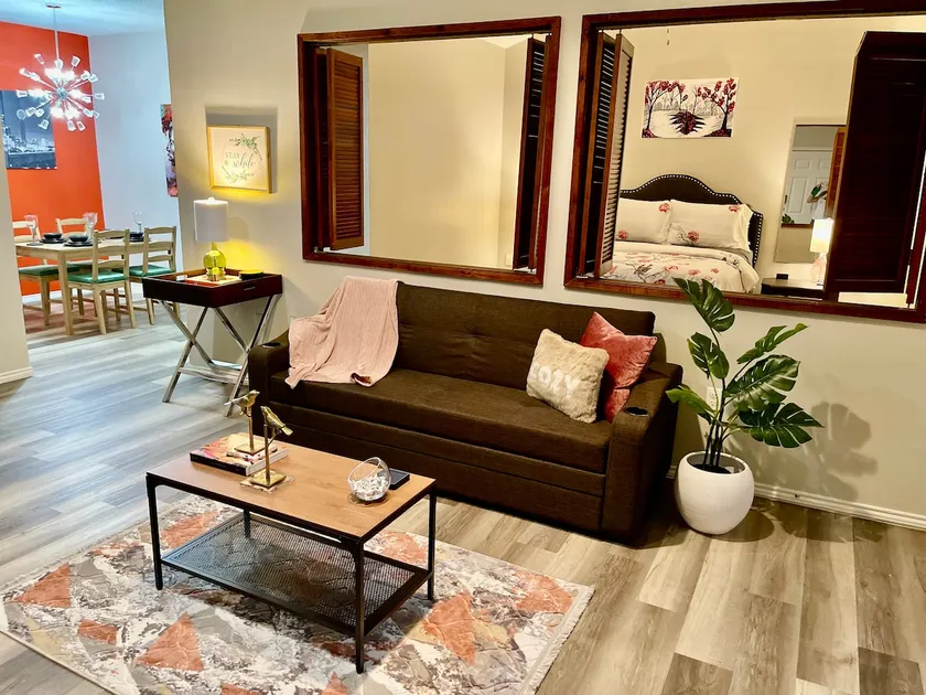 Lovely, clean 1 bedroom condo - Image 1