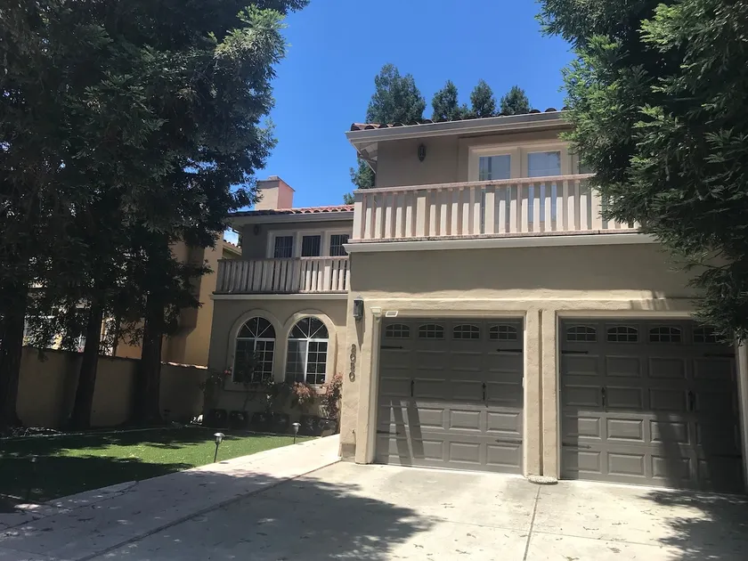 West Menlo Park Luxurious Executive Home 4050sqft - Image 1