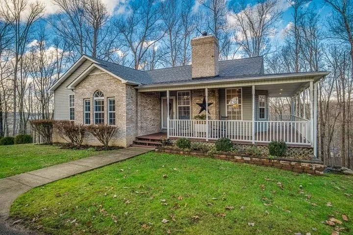TN Mayberry Retreat - 3BR / 2 BA Home with Garage - Image 1