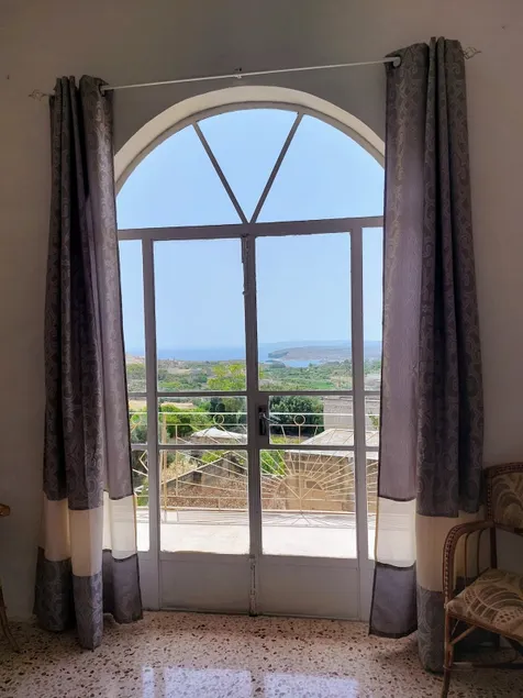 Bright & spacious maisonette, views, outdoor area - Image 1