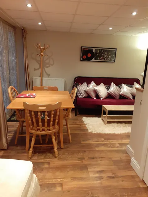 Dale side apartment - Image 1