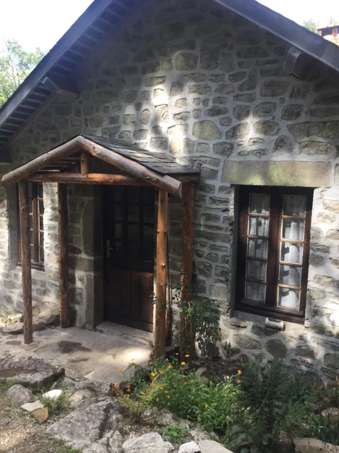 Woodland Cottage - Image 1