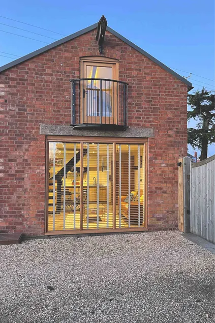 Renovated cottage with views of Bredon Hill - Image 1
