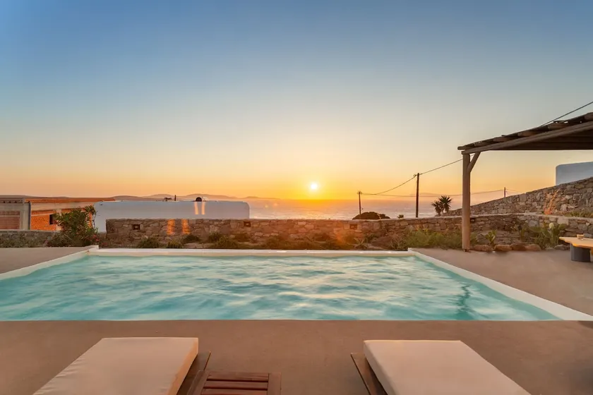 Nikoi Villas - Image 1
