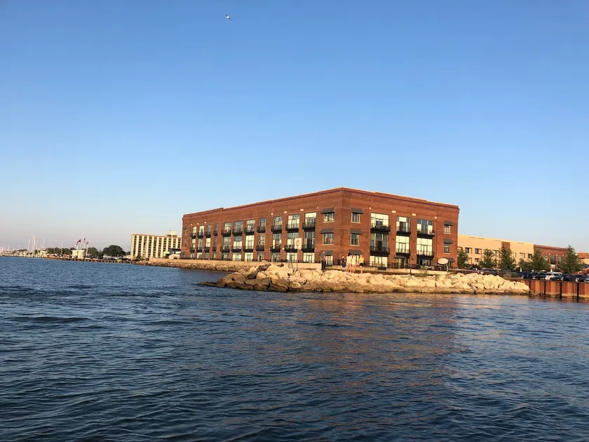 Chesapeake Lofts! One of the ONLY 1 BR/2BA, with a HUGE Living Space! - Image 1