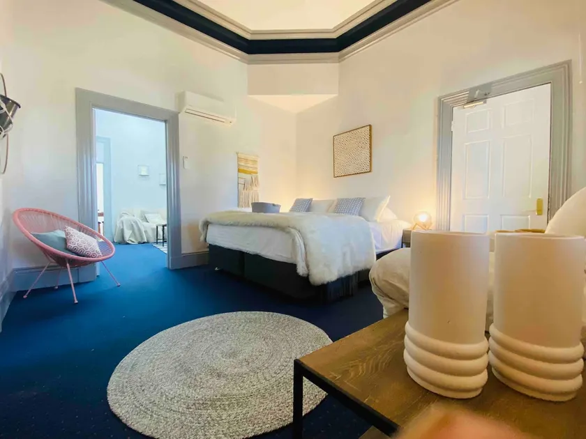 ✓ HUGE Brand New Group Accom (9) in❤️of River Port - Image 1
