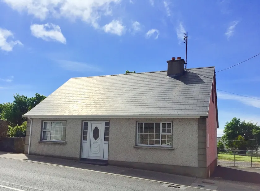 Convenient Village House - Image 1