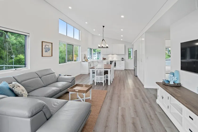 Willy Wagtail - Beautiful two bedroom two bathroom Villa - Image 1