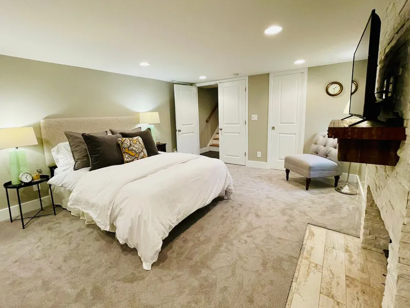 Newly Renovated Private Garden Suite - Image 1
