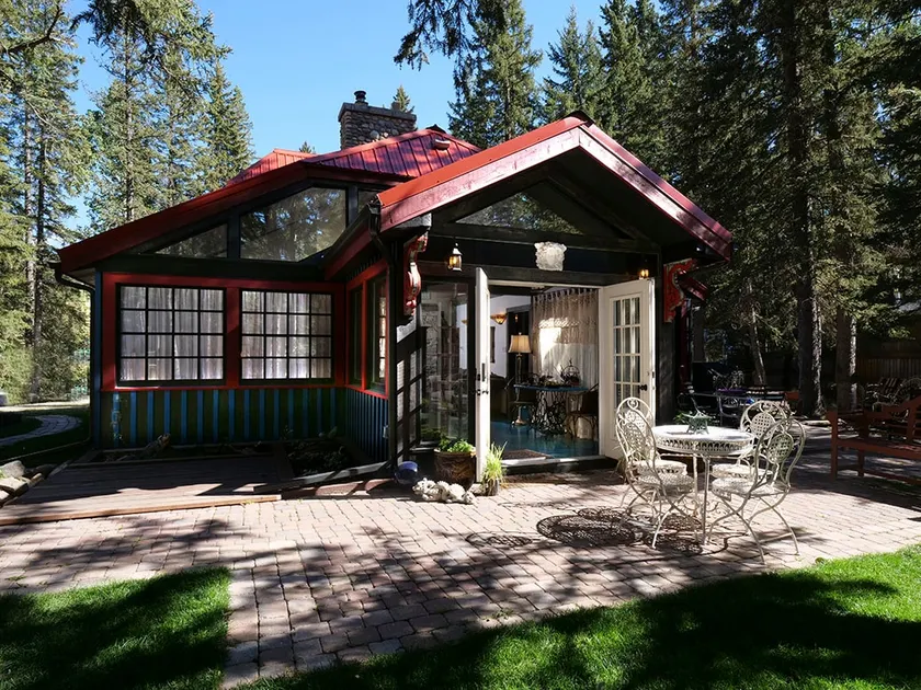 The Bee - a sweet little accommodation - Image 1