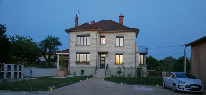 Maison Gabriel ***** – Jacuzzi - Image 1
