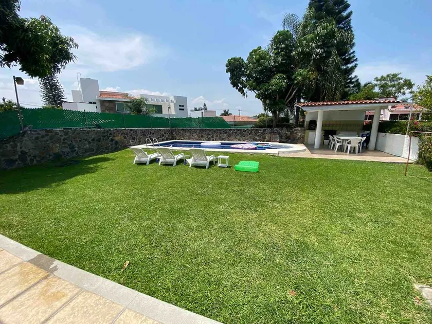 My little house in the hills, pool with panels - Image 1