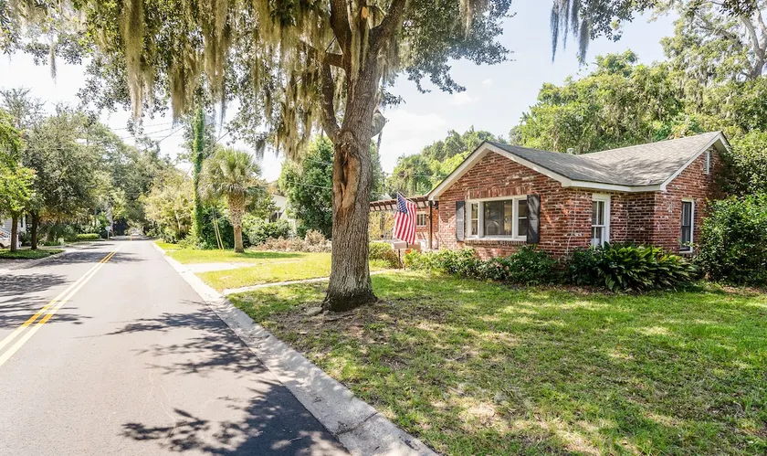 Always Welcome-Downtown Beaufort - Image 1