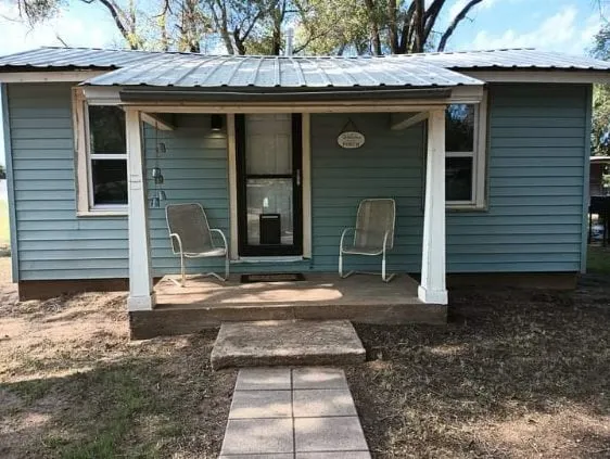 Red Bluff Inn - Image 1
